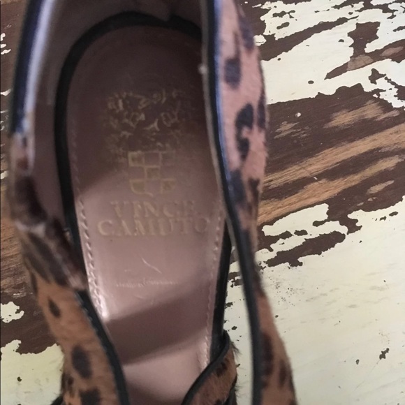 Vince Camuto - Picture 3 of 4